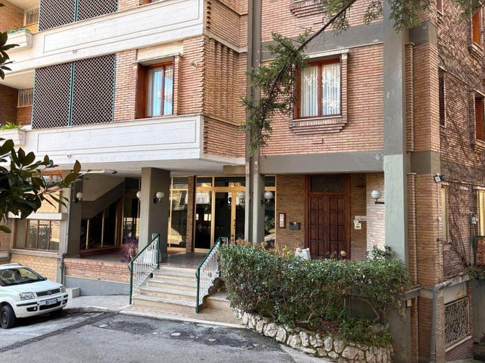 Appartamento con 5 locali in vendita in Via Michele Pironti, Emanuele II C Colombo Morelli e Silvati, Avellino