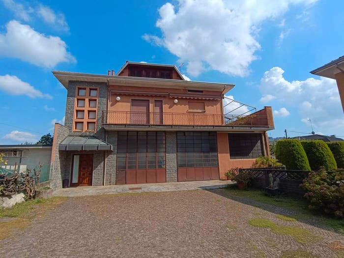 Casa con 5 locali in vendita in Via Giacomo Matteotti, Centro, Borgomanero