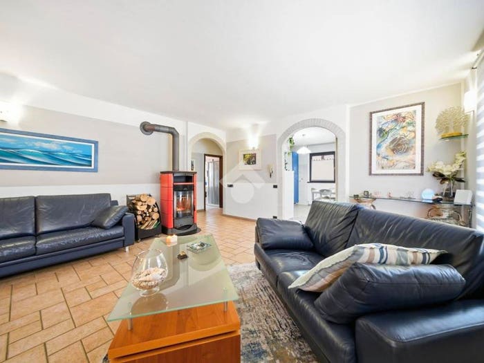 Casa con 6 locali in vendita in Frazione Anghebeni, Anghebeni, Vallarsa
