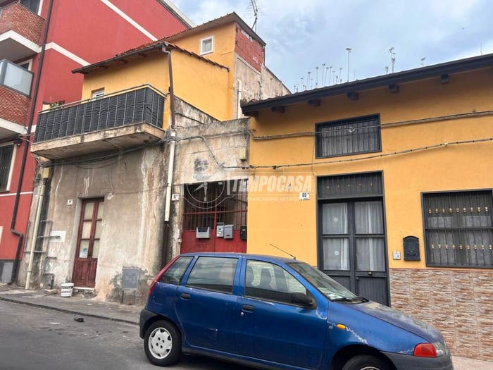 Appartamento trilocale in vendita in Via Errico Petrella, Picanello, Catania