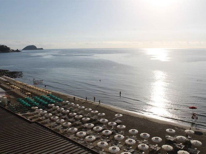 Casa con 5 locali in vendita in Via Gramsci, Muretto di Alassio Stazione Corso Marconi, Alassio