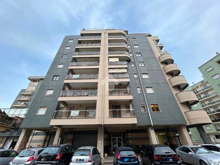 Appartamento quadrilocale in vendita in Via Arnaldo de Filippis, Panebianco Tribunale, Cosenza