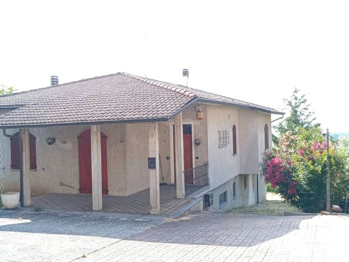 Casa quadrilocale in vendita in Frazione Poggiolo, Poggiolo, Montù Beccaria