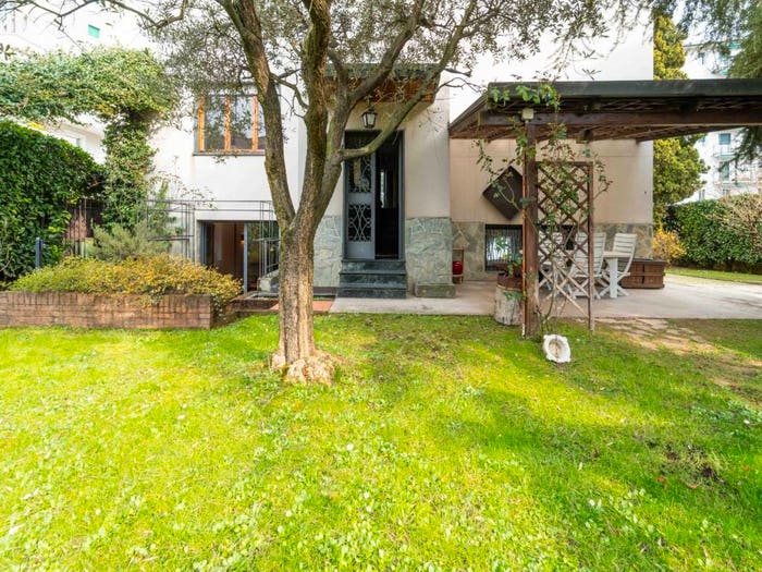 Casa con 6 locali in vendita in Via Guglielmo Oberdan, Centro, Cernusco sul Naviglio