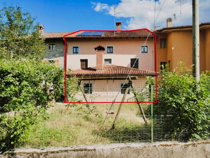 Casa quadrilocale in vendita in Via Dei Giochi, Centro, Faedis