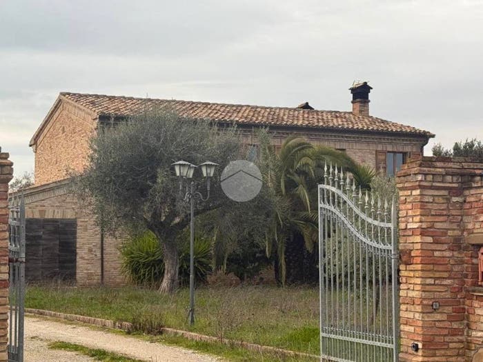 Casa con 6 locali in vendita in Via della pieve, Cartoceto