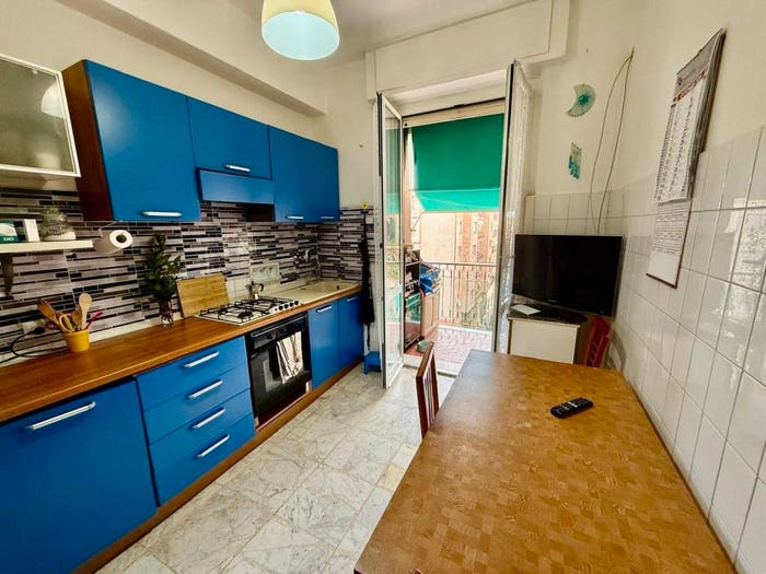 Appartamento quadrilocale in vendita in Via Niccolari, Centro, Albenga