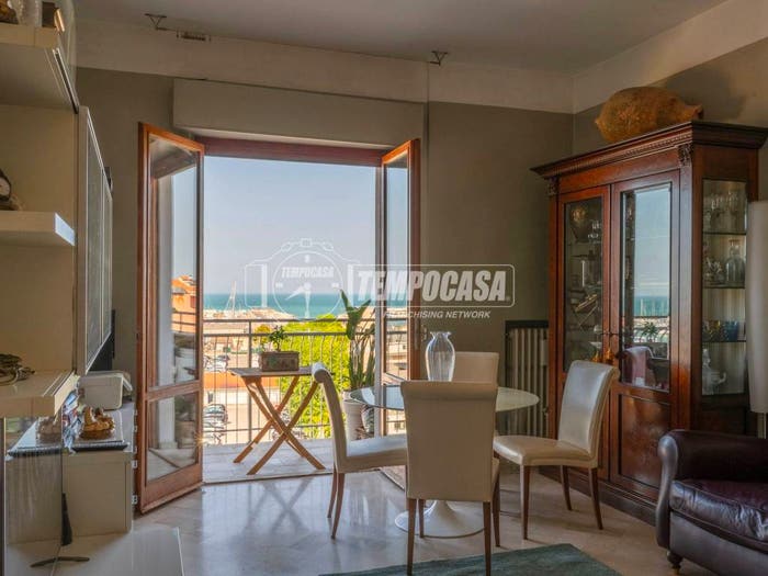 Appartamento quadrilocale in vendita in Viale Giacomo Matteotti, Centro, Civitanova Marche