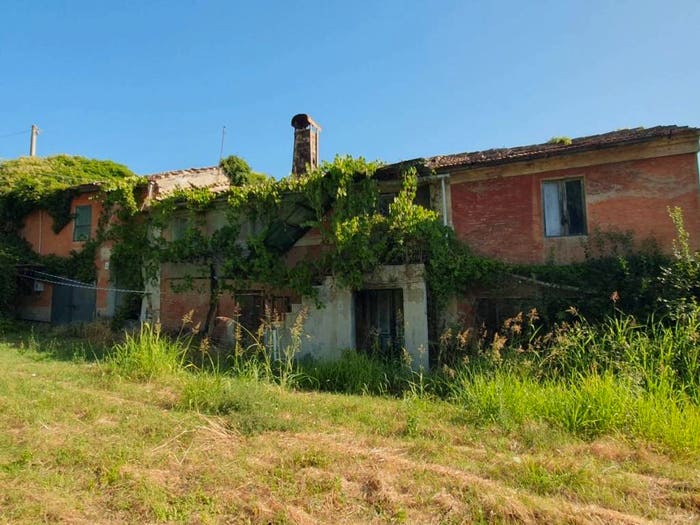 Casa con 6 locali in vendita in Contrada Corneto, Macerata