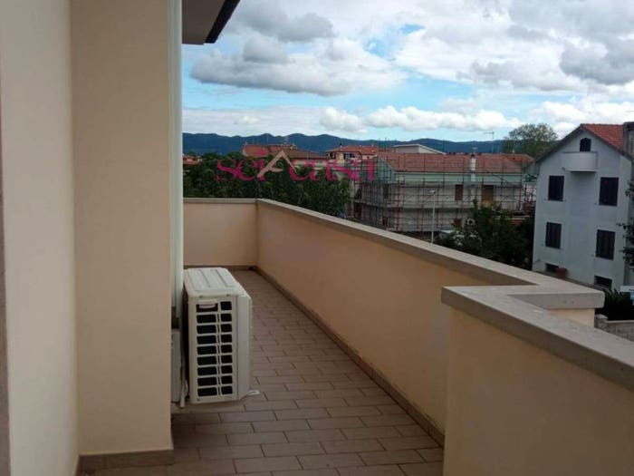 Appartamento con 6 locali in vendita in Via G Mazzini, Donoratico, Castagneto Carducci