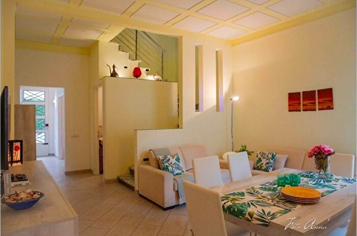 Casa con 6 locali in vendita in Marco Polo Don Bosco, Viareggio