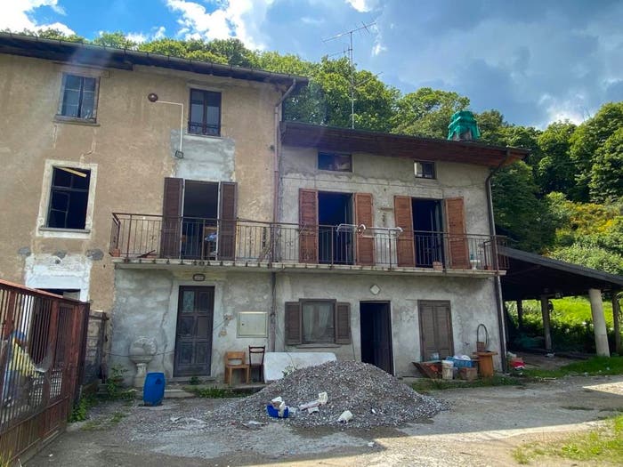 Casa con 6 locali in vendita in Via Luigi Colombo, Centro, Lavena Ponte Tresa