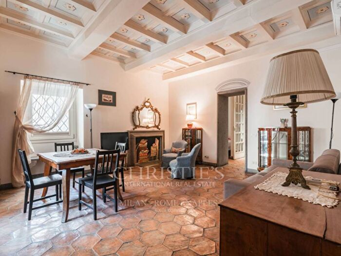 Appartamento trilocale in vendita in Via Di Montoro, Campo de' Fiori, Roma