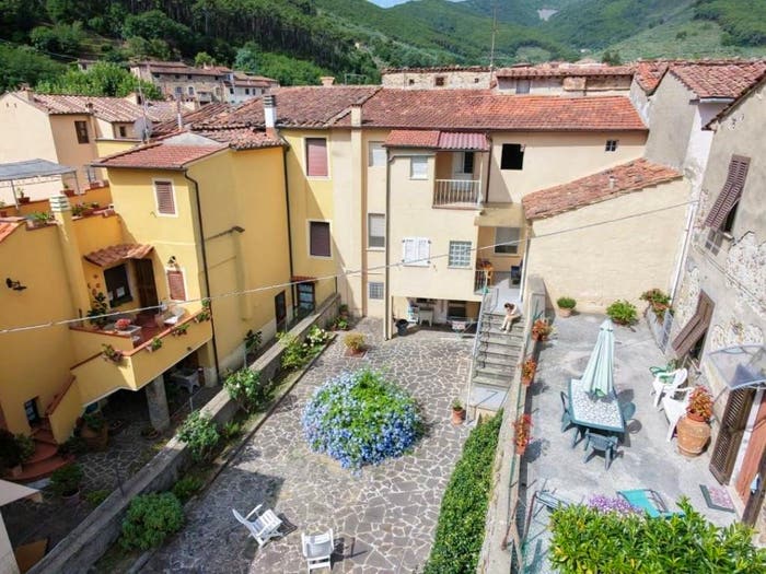 Casa con 6 locali in vendita in Centro, Buti