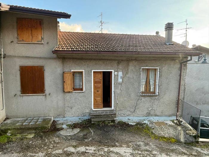 Casa quadrilocale in vendita in VIA CASTELLO, Centro, Carpegna