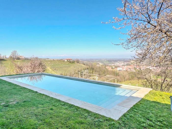 Casa con 6 locali in vendita in Dogliani