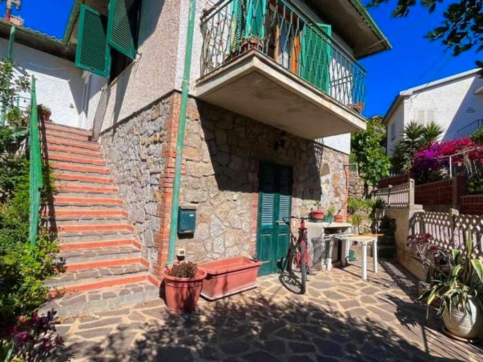 Appartamento con 6 locali in vendita in Via Paolo Thaon de Revel, Giglio Porto, Isola del Giglio