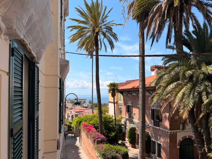Appartamento trilocale in vendita in Via Nicola Ricciardi, Posillipo, Napoli
