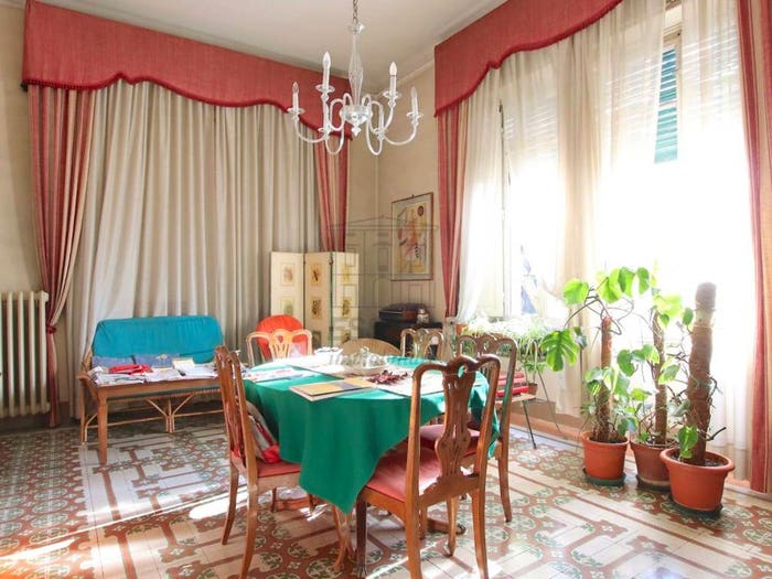 Casa con 6 locali in vendita in Viale Guglielmo Marconi, Arancio, Lucca