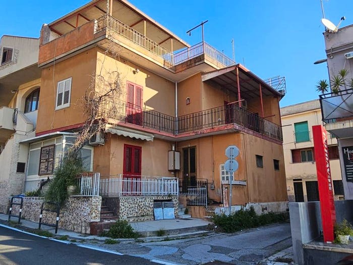 Casa con 6 locali in vendita in Viale Annunziata, Annunziata Bassa, Messina