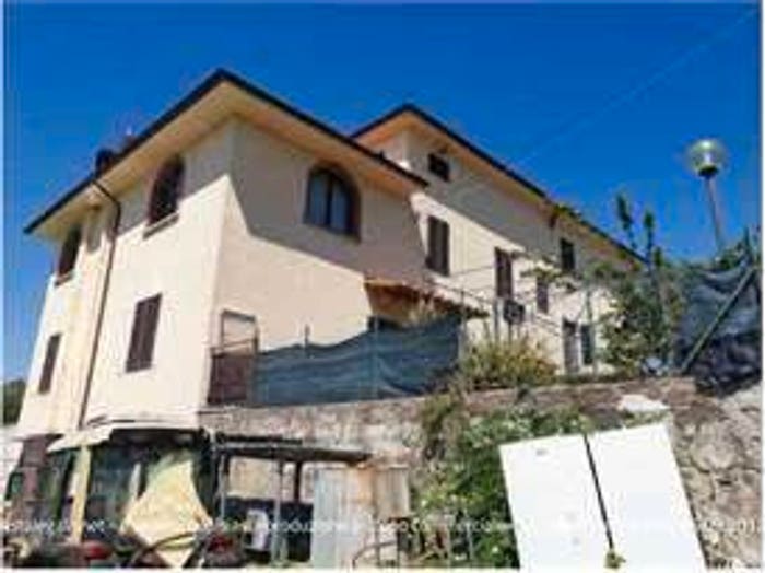 Appartamento con 6 locali in vendita in Via Tigliano a, Vinci