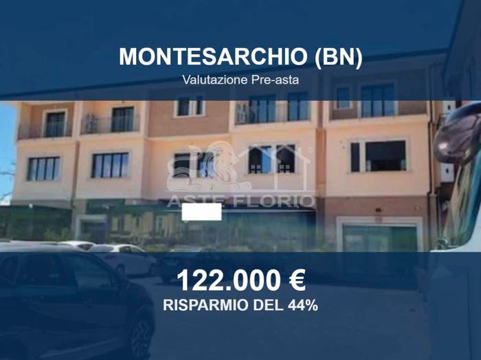 Appartamento con 6 locali in vendita in Via Napoli snc, Montesarchio