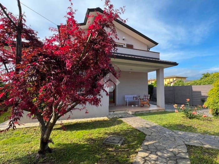 Casa con 5 locali in vendita in Via Carlo Lamera, Centro, Bagnolo Cremasco