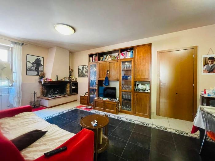 Appartamento trilocale in vendita in Via della Grotta, Centro, Arrone