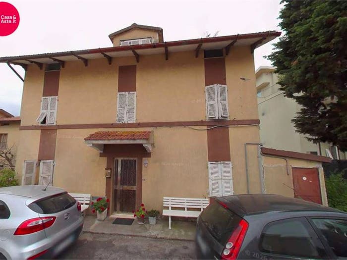 Casa con 6 locali in vendita in Viale Indipendenza, Capodarco, Fermo