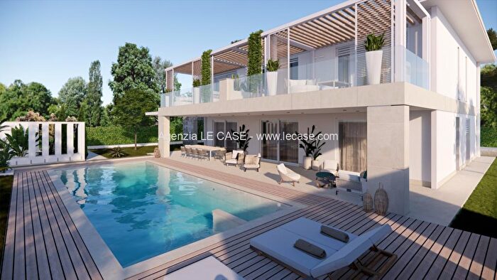 Casa con 6 locali in vendita in Via Donati, Forte Dei Marmi
