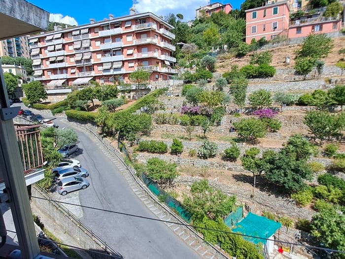 Appartamento trilocale in vendita in Via Pasquale Berghini, Quezzi, Genova