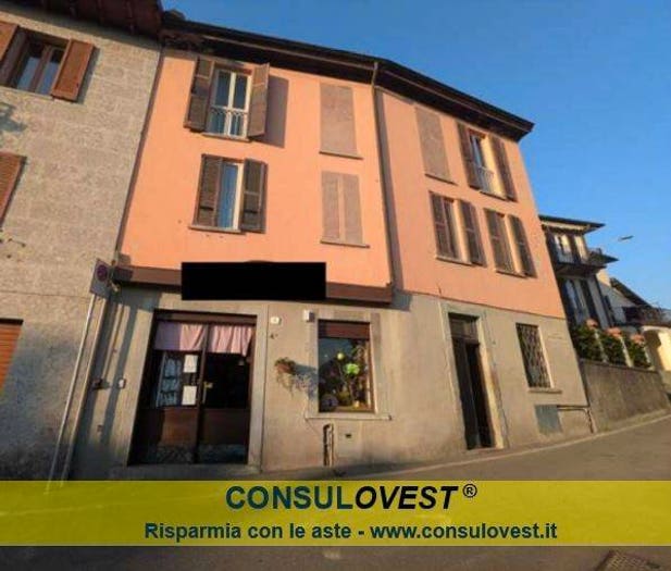 Casa con 6 locali in vendita in Via Vittorio Emanuele II, Cernobbio
