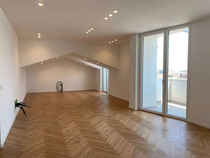 Appartamento quadrilocale in vendita in Via Claudio, Falciano, Caserta