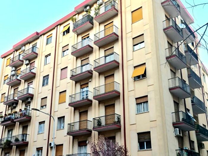Appartamento trilocale in vendita in Via Pasquale Rossi, Acquedotto, Cosenza