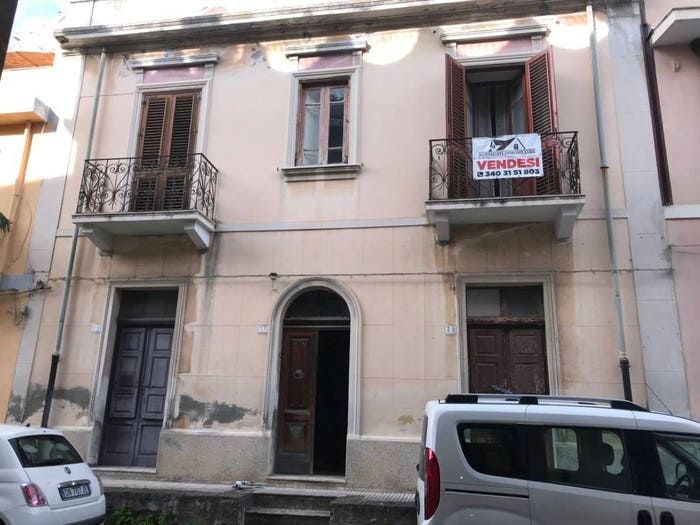 Casa con 6 locali in vendita in Via Maestro Guglielmo, Alì Terme