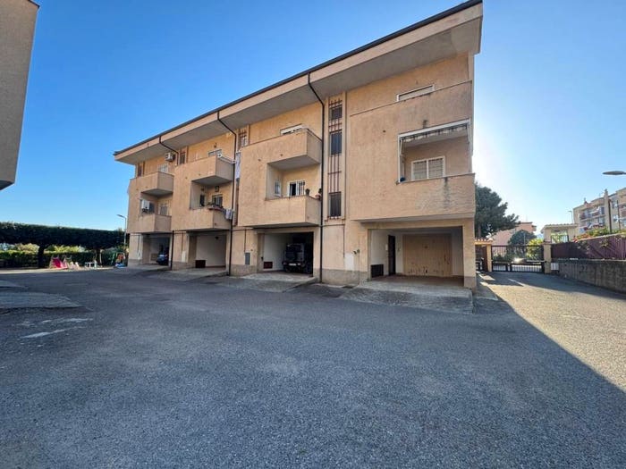 Casa con 6 locali in vendita in Via Saverio d'Ippolito, Nicastro Sambiase, Lamezia Terme