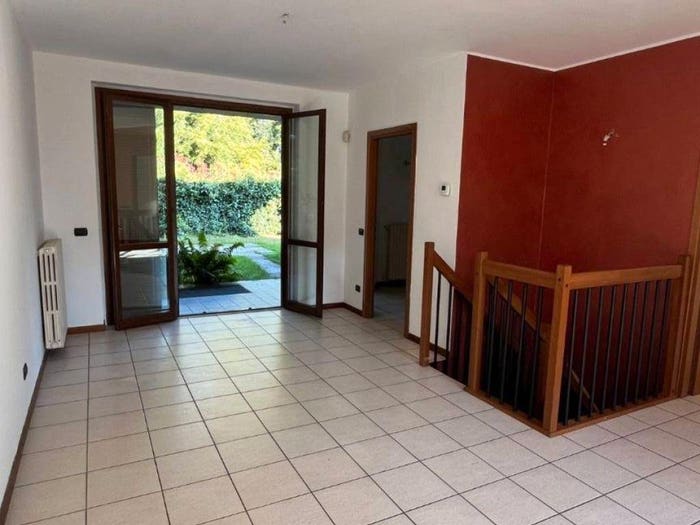 Appartamento trilocale in vendita in Via Alessandro Manzoni, Centro, Cassina Rizzardi