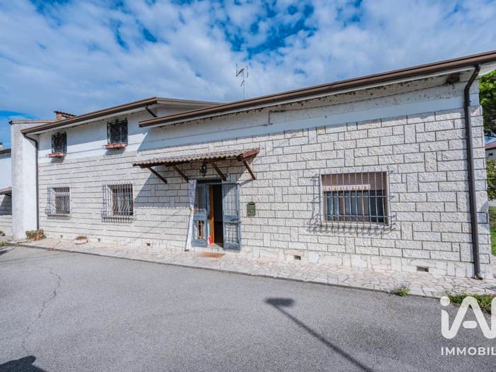 Casa con 6 locali in vendita in Via ARGINE BRAZZOLO, Copparo