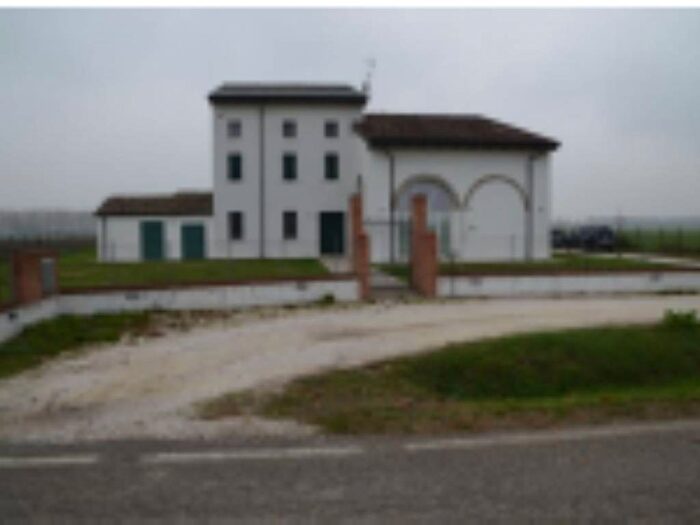 Casa quadrilocale in vendita in Via Savazzona, Nuvolato, Quistello