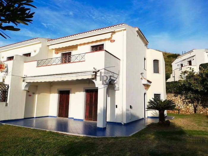 Casa con 5 locali in vendita in Strada Statale Tirrena Inferiore, Sparvasile, Bonifati