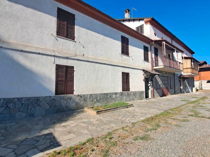 Casa con 6 locali in vendita in Bistagno