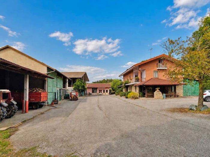 Casa con 6 locali in vendita in Murazzano