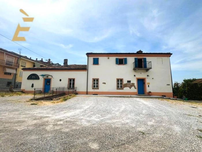 Casa con 6 locali in vendita in Via Roma, Centro, Novello