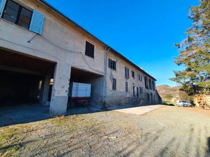 Casa con 6 locali in vendita in Bistagno