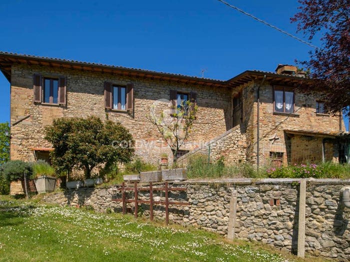 Casa con 6 locali in vendita in Vocabolo Fontanelle, Città di Castello
