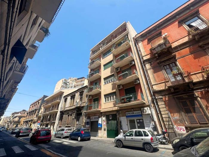 Appartamento trilocale in vendita in Via Monserrato, Borgo, Catania