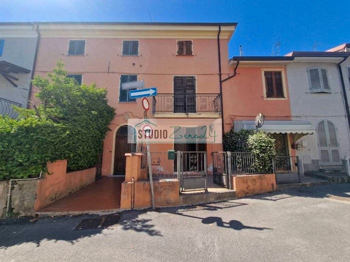 Casa trilocale in vendita in via Terrapezzina, Camaiore Paese, Camaiore