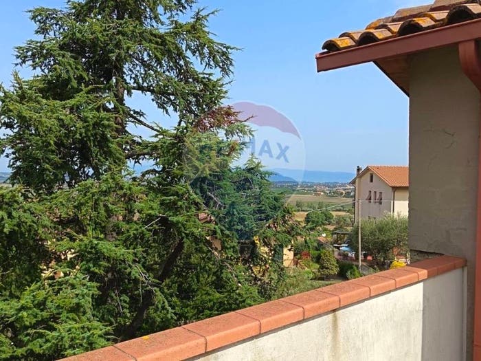 Appartamento con 6 locali in vendita in Via degli Etruschi, Centro, Paciano