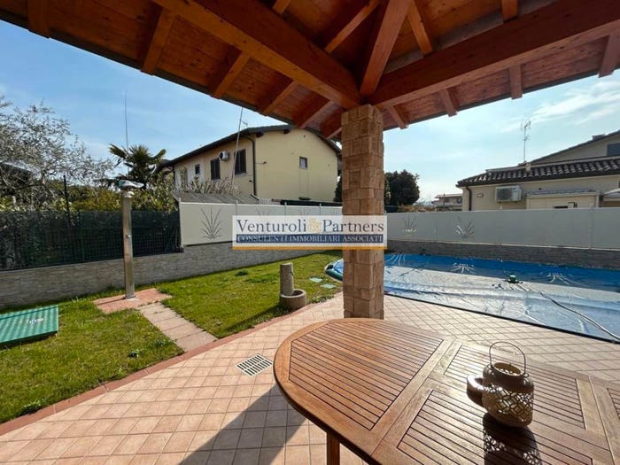 Casa trilocale in vendita in Via Repubblica, Pieve Vecchia Villaggio Sanghen, Manerba del Garda