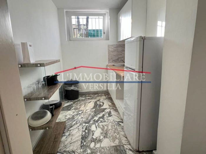 Appartamento trilocale in vendita in Piazza del Commercio, Marina di Carrara, Carrara